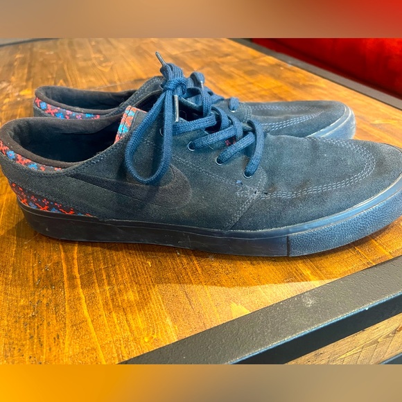 NIKE size 13 - Picture 2 of 4